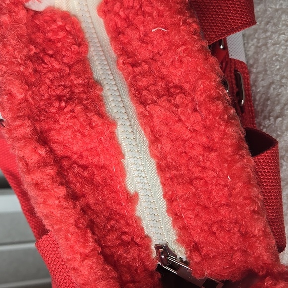 Urban Outfitters Red Textured Bag - Picture 6 of 8
